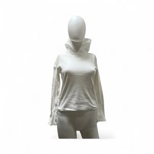 Brunello Cucinelli women’s hooded white long sleeved top. Size S.
